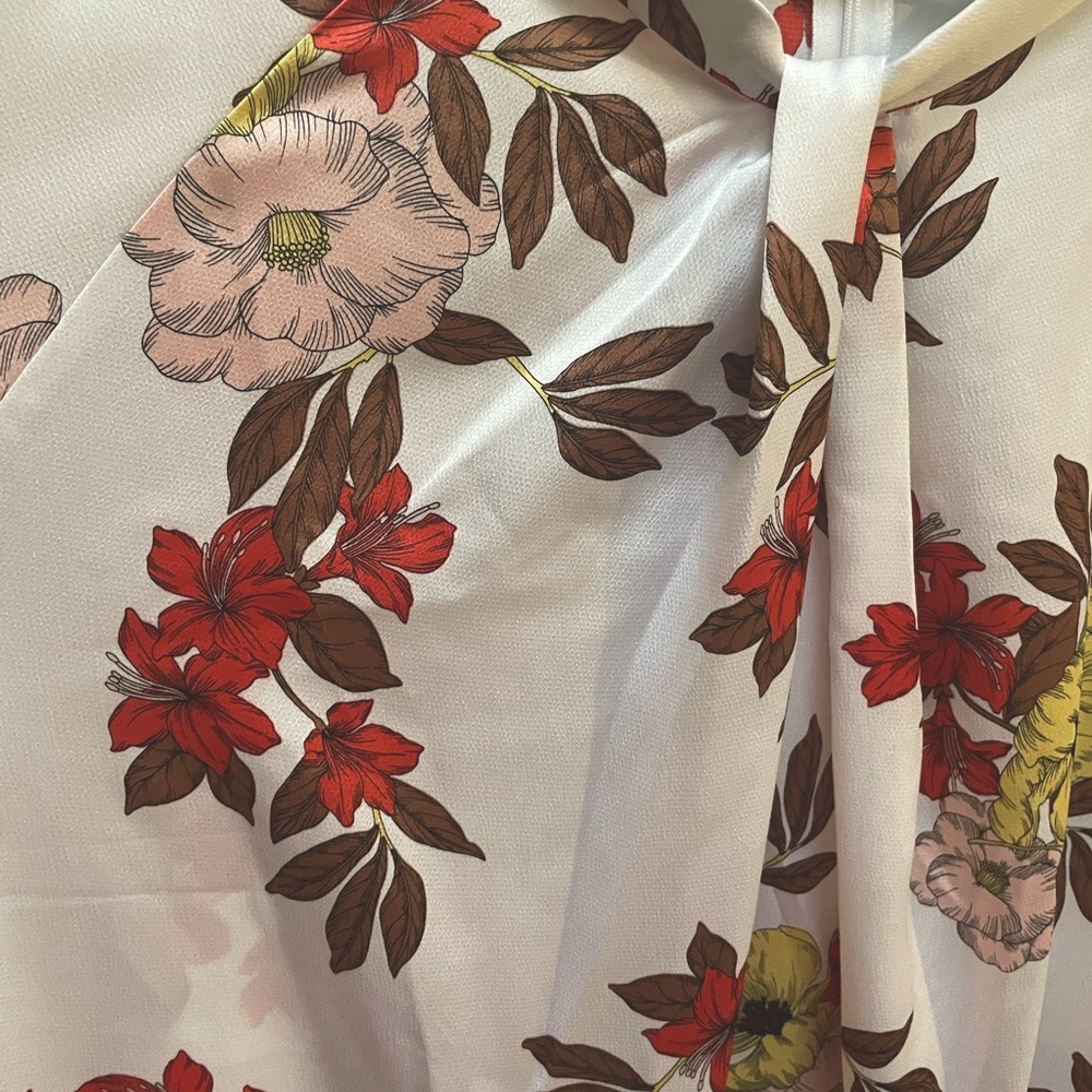 Liz Claiborne white and floral blouse, size 5, polyester, light and elegant